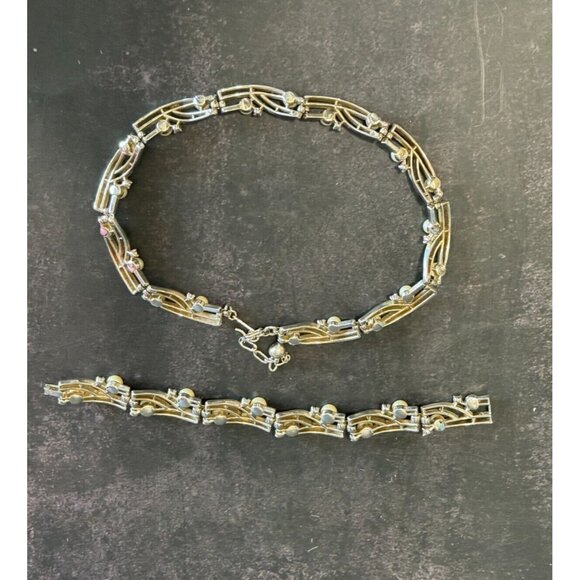 Vintage Crown Trifari Pearl and Silver Necklace and Bracelet Jewelry Set - Picture 7 of 7